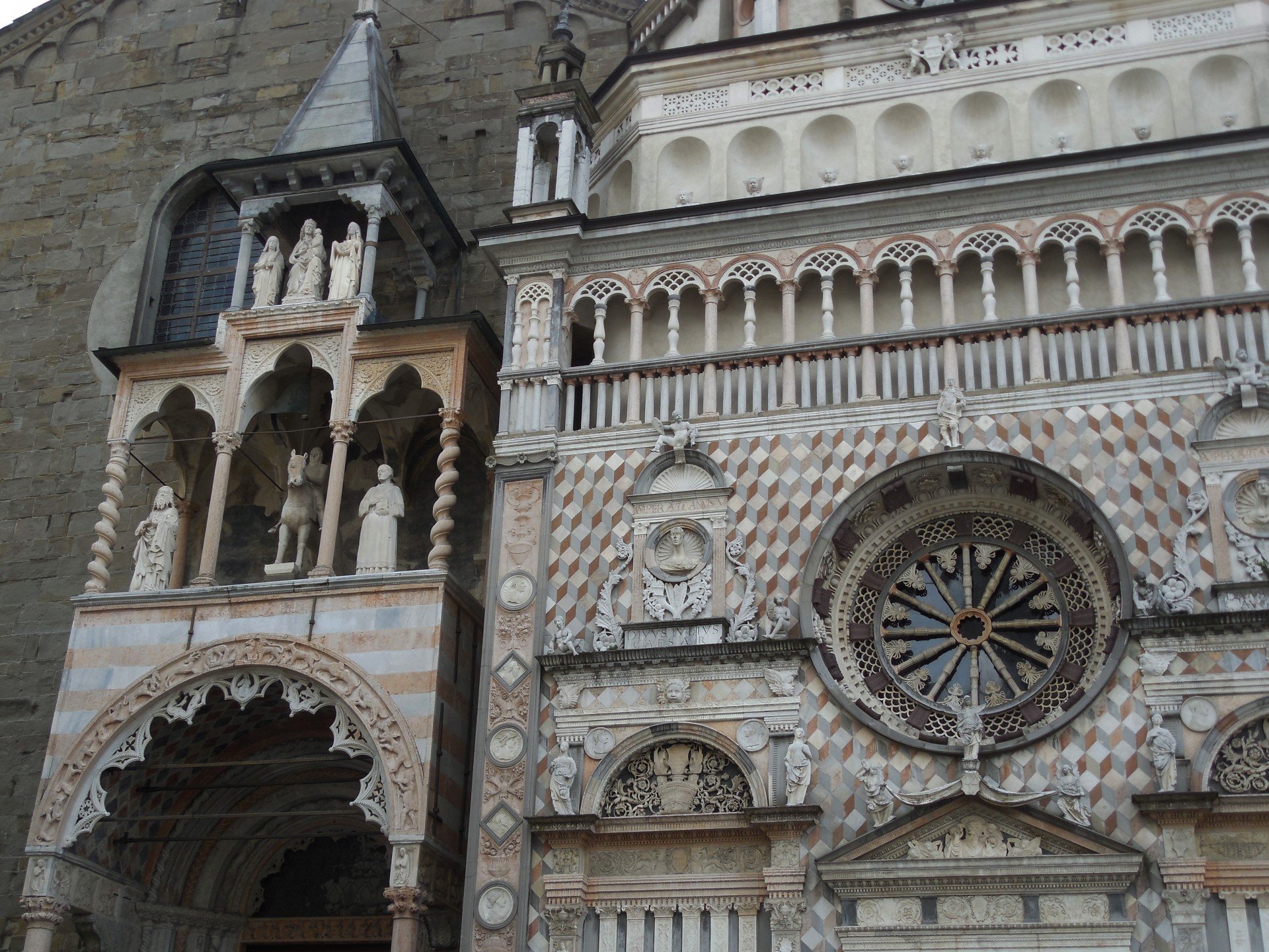 Bergamo, Basilica di Santa Maria Maggiore, detail of the facade