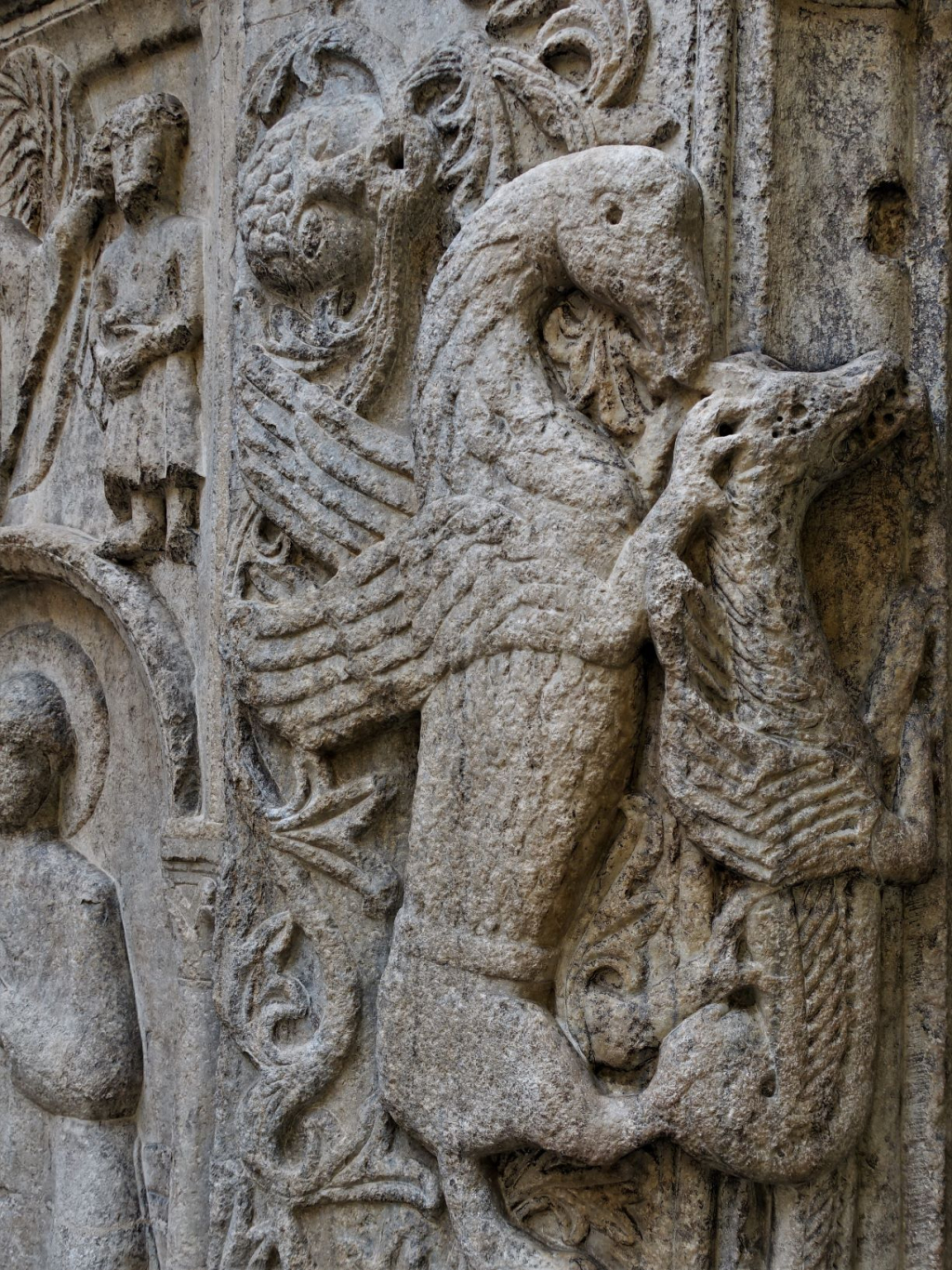 What to see in Como? Romanesque architecture